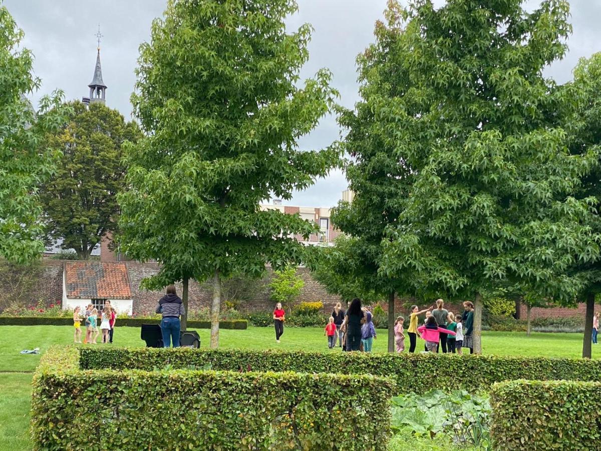 B&B Maria Hart Weert Bagian luar foto