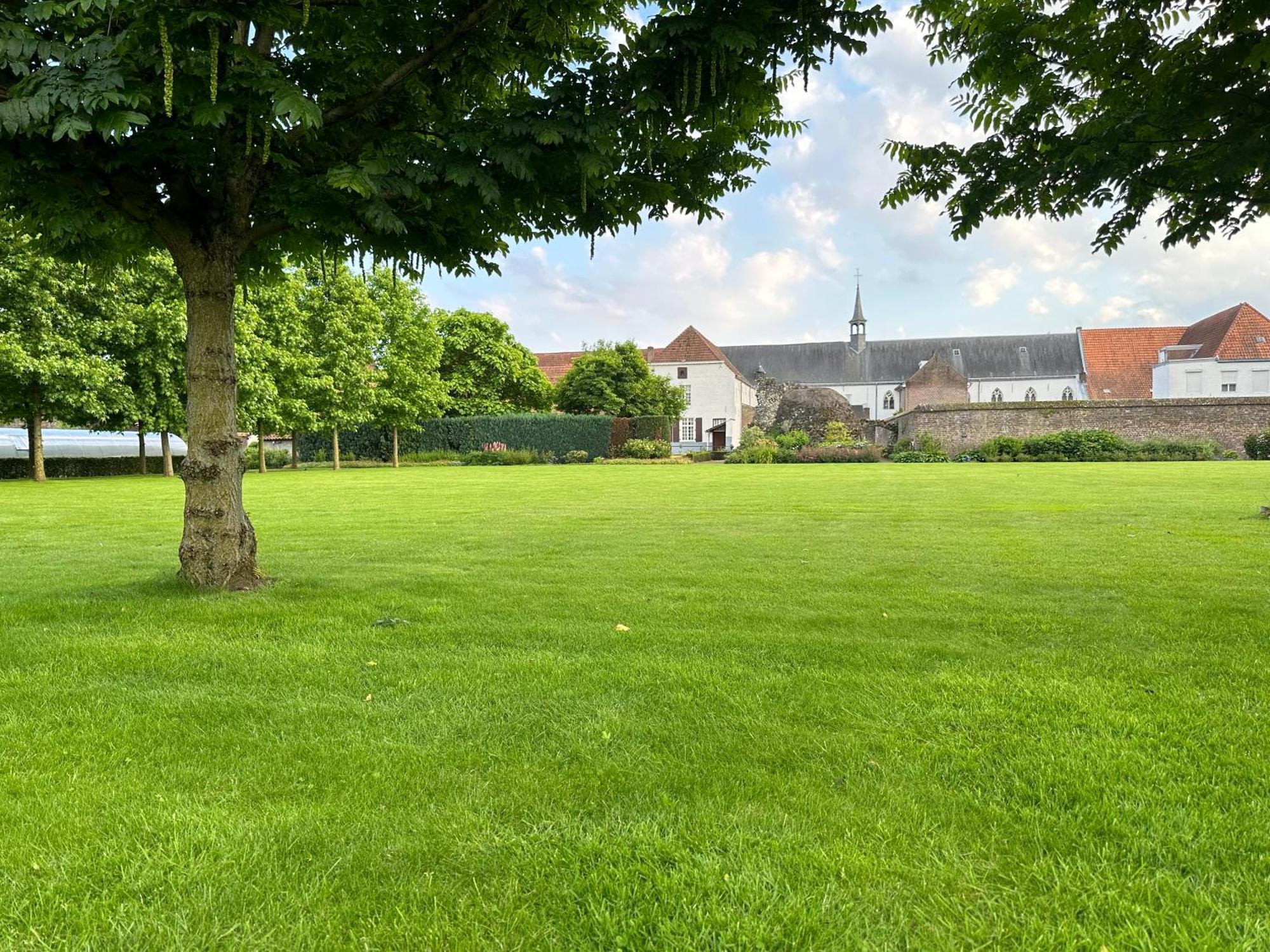 B&B Maria Hart Weert Bagian luar foto