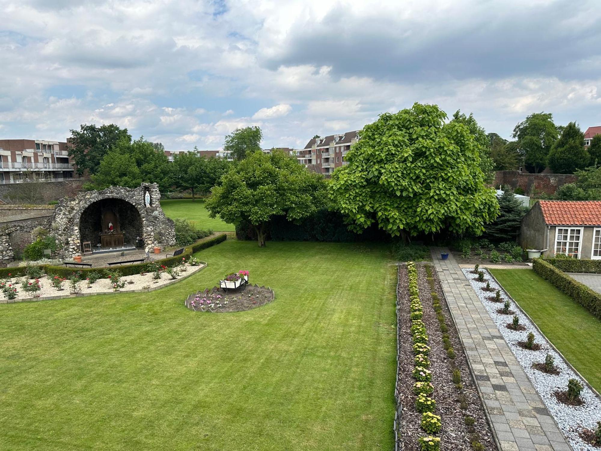 B&B Maria Hart Weert Bagian luar foto