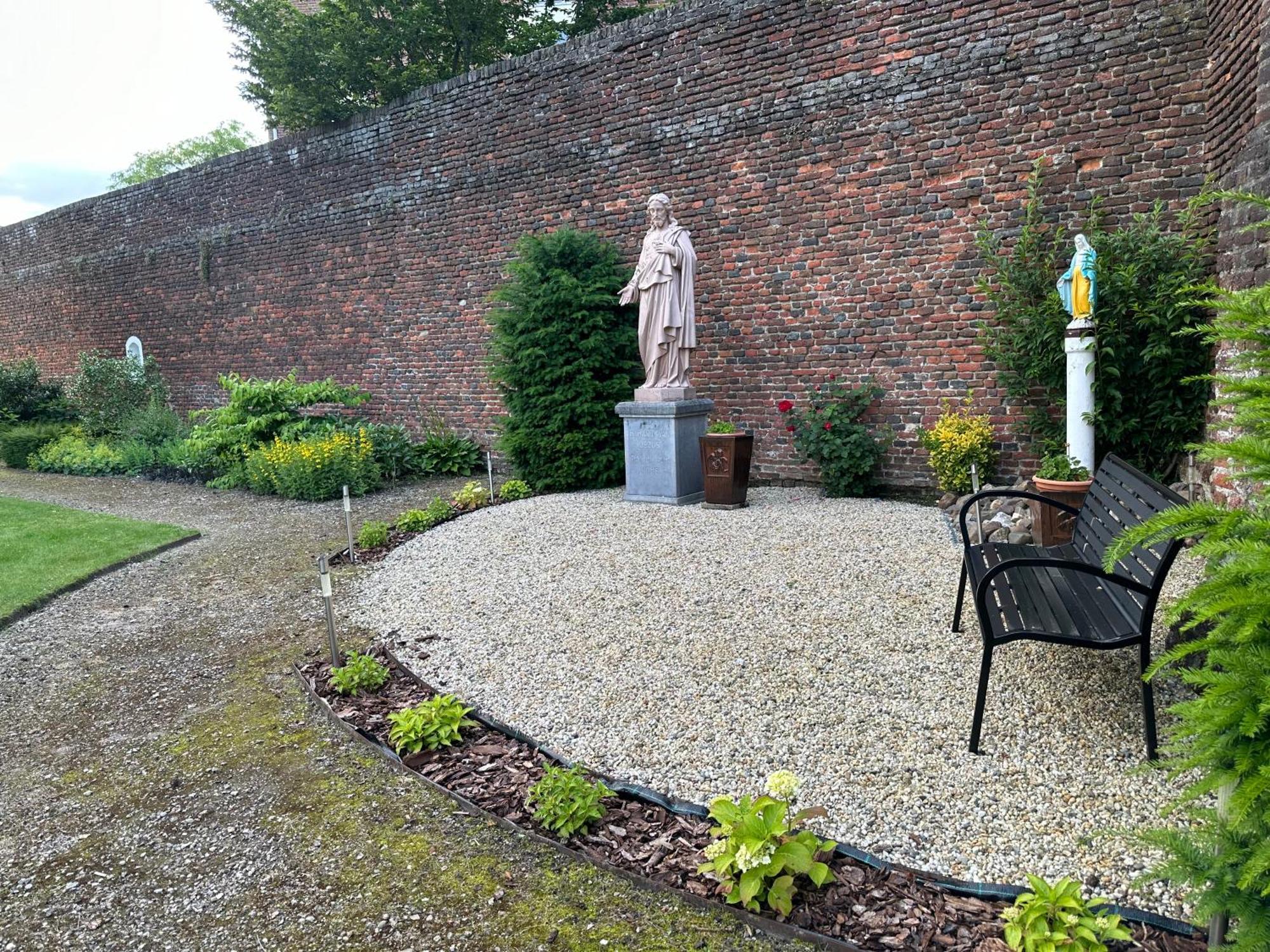 B&B Maria Hart Weert Bagian luar foto