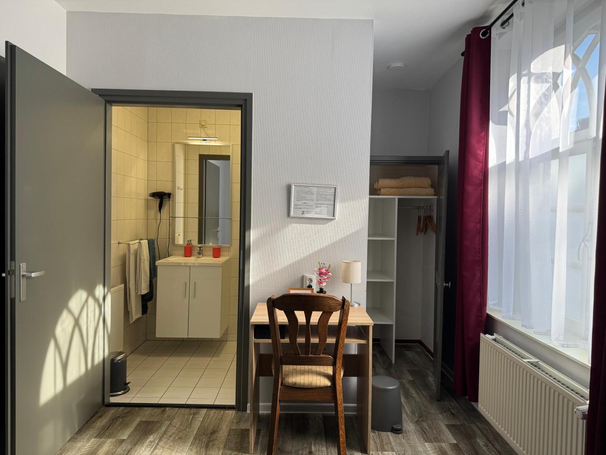 B&B Maria Hart Weert Bagian luar foto