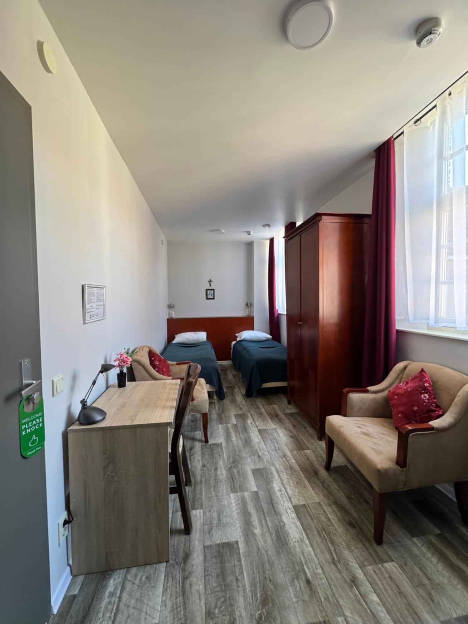 B&B Maria Hart Weert Bagian luar foto
