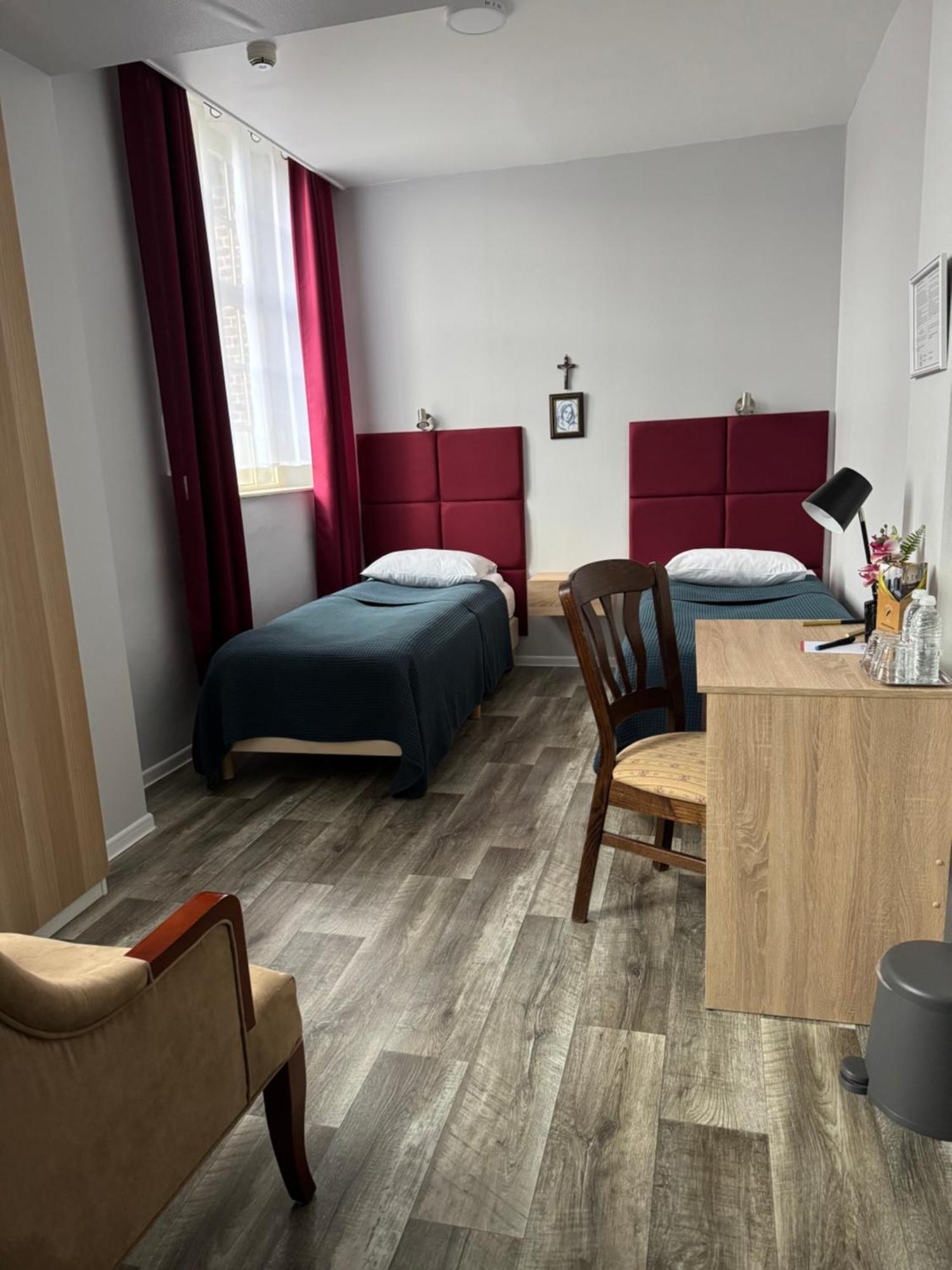 B&B Maria Hart Weert Bagian luar foto